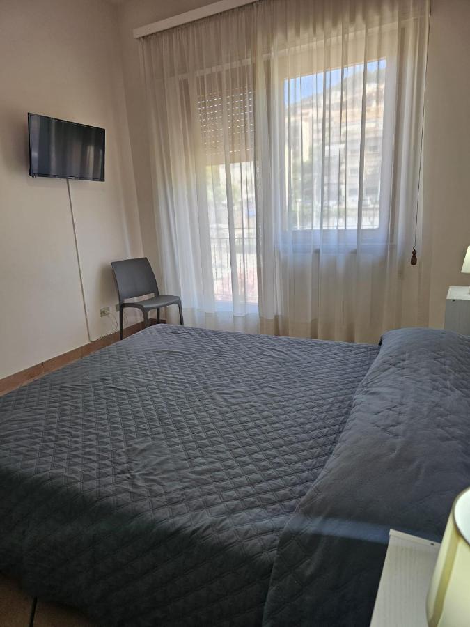 Rocksea Rooms 切法卢 外观 照片